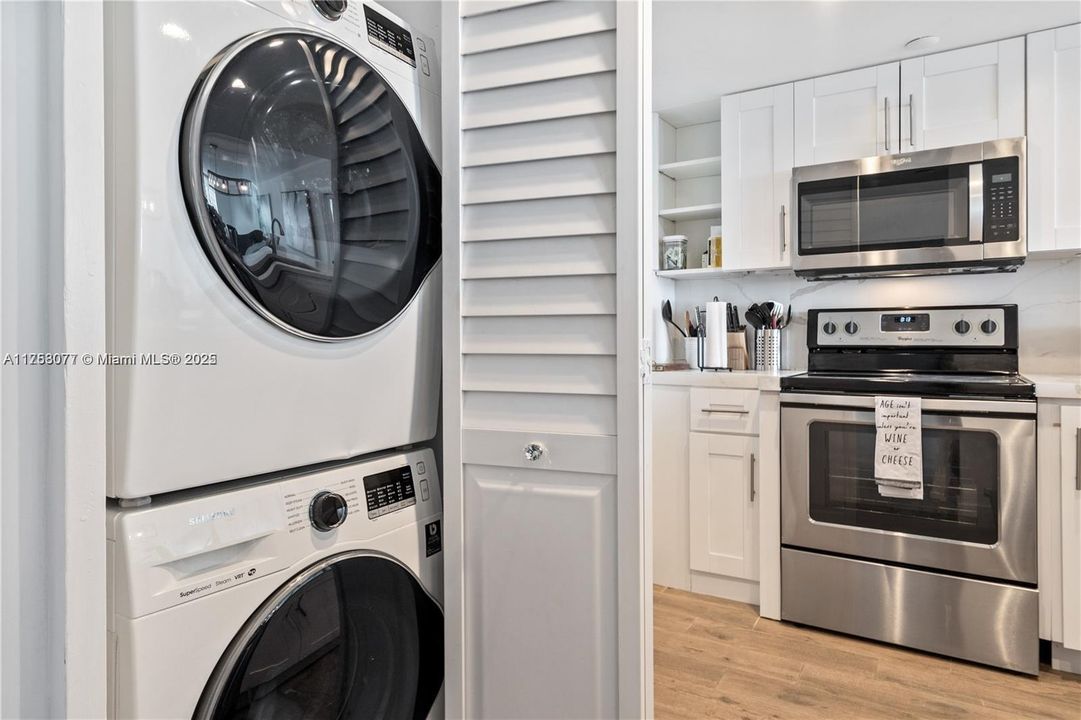 Recently Rented: $7,999 (2 beds, 2 baths, 1169 Square Feet)