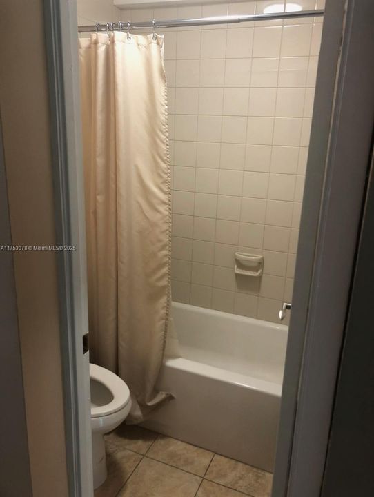Active With Contract: $205,000 (1 beds, 1 baths, 590 Square Feet)
