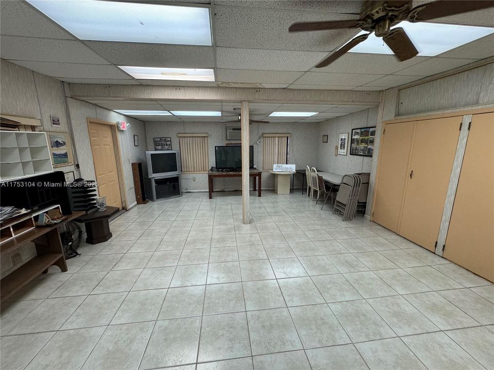 合同活跃: $2,200,000 (0 贝兹, 0 浴室, 0 平方英尺)