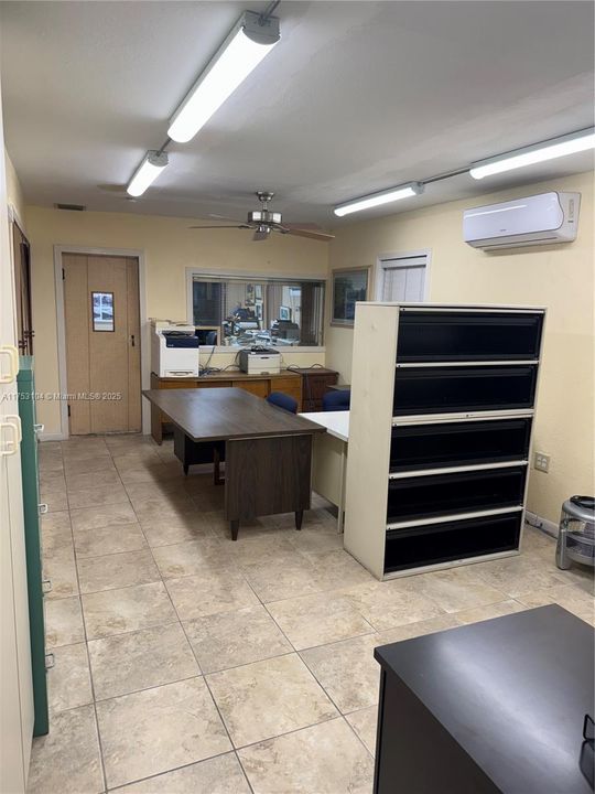 合同活跃: $2,200,000 (0 贝兹, 0 浴室, 0 平方英尺)