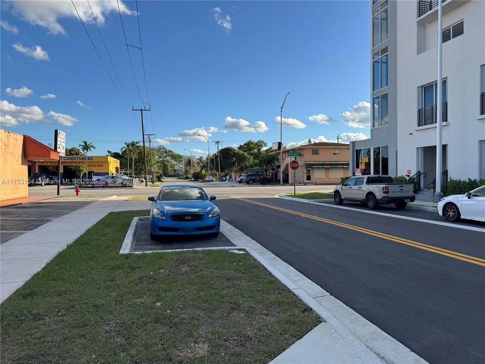 合同活跃: $2,200,000 (0 贝兹, 0 浴室, 0 平方英尺)