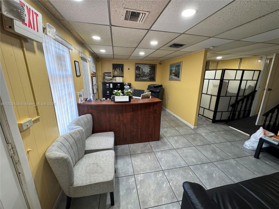 合同活跃: $2,200,000 (0 贝兹, 0 浴室, 0 平方英尺)