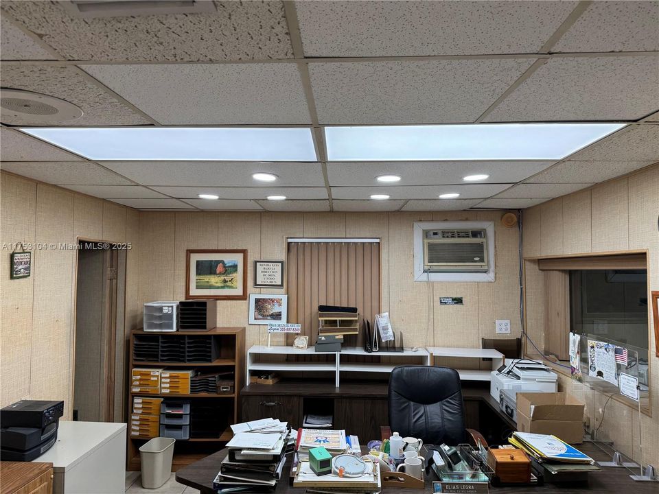 合同活跃: $2,200,000 (0 贝兹, 0 浴室, 0 平方英尺)