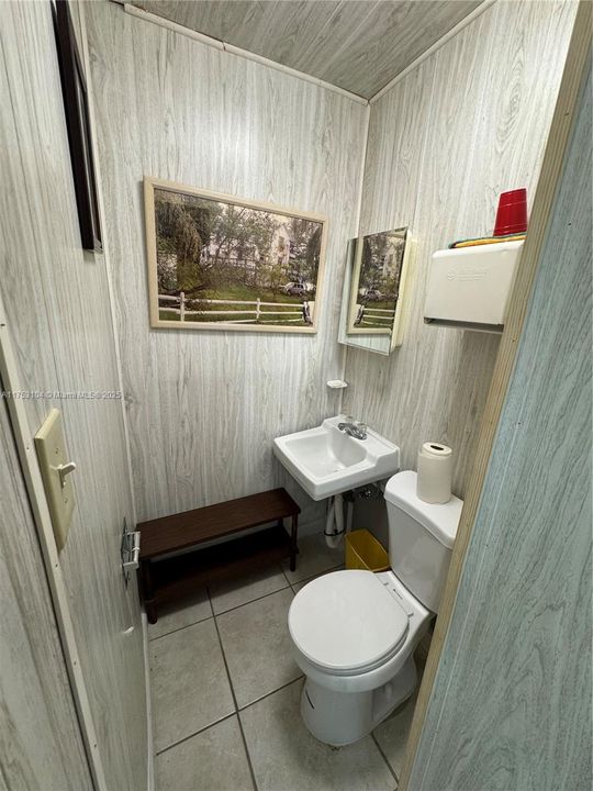 合同活跃: $2,200,000 (0 贝兹, 0 浴室, 0 平方英尺)