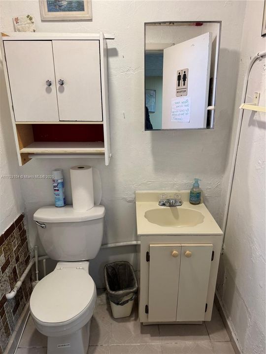 合同活跃: $2,200,000 (0 贝兹, 0 浴室, 0 平方英尺)