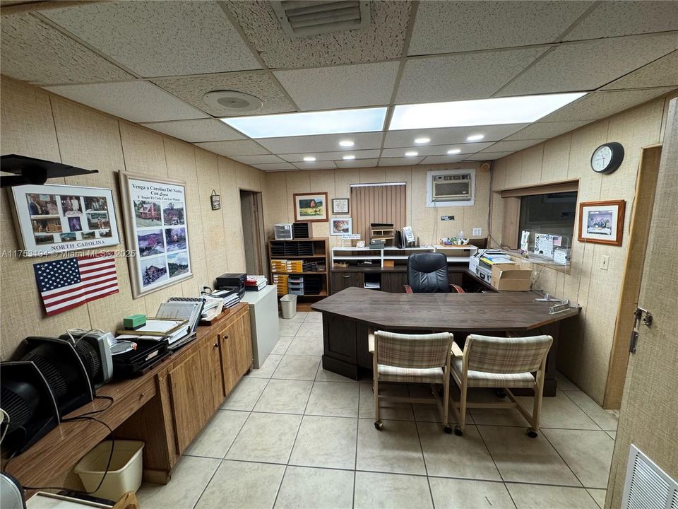 合同活跃: $2,200,000 (0 贝兹, 0 浴室, 0 平方英尺)