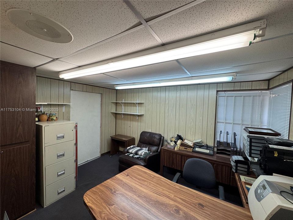 合同活跃: $2,200,000 (0 贝兹, 0 浴室, 0 平方英尺)