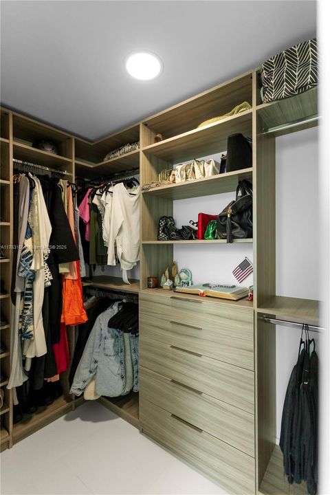 Недавно продано: $630,000 (1 спален, 1 ванн, 905 Квадратных фут)