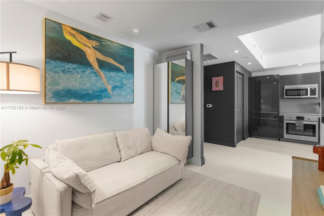 Недавно продано: $630,000 (1 спален, 1 ванн, 905 Квадратных фут)