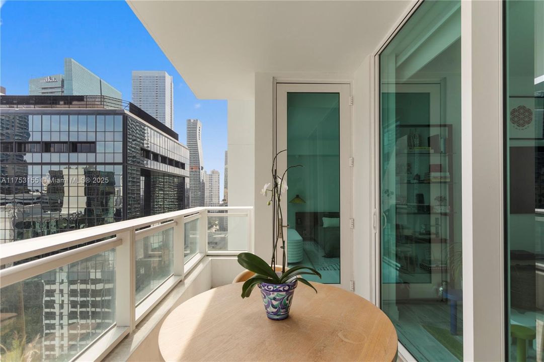 Недавно продано: $630,000 (1 спален, 1 ванн, 905 Квадратных фут)