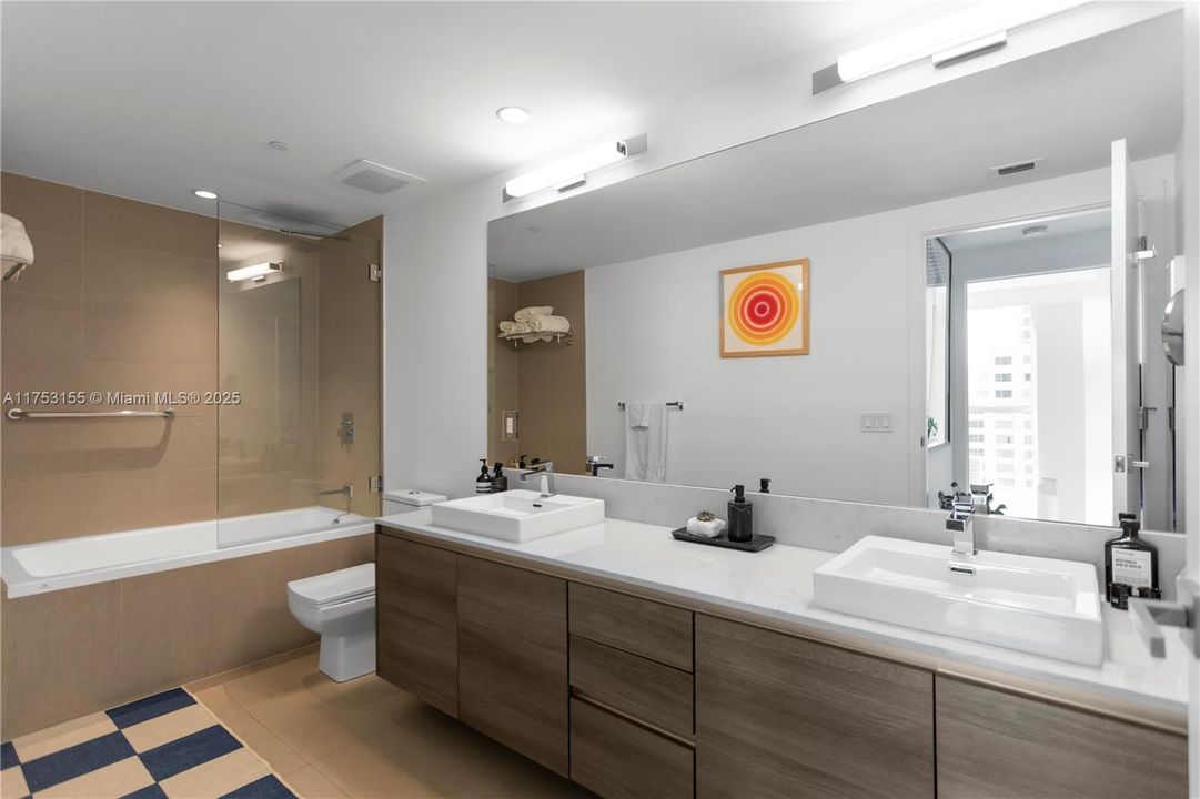 Недавно продано: $630,000 (1 спален, 1 ванн, 905 Квадратных фут)