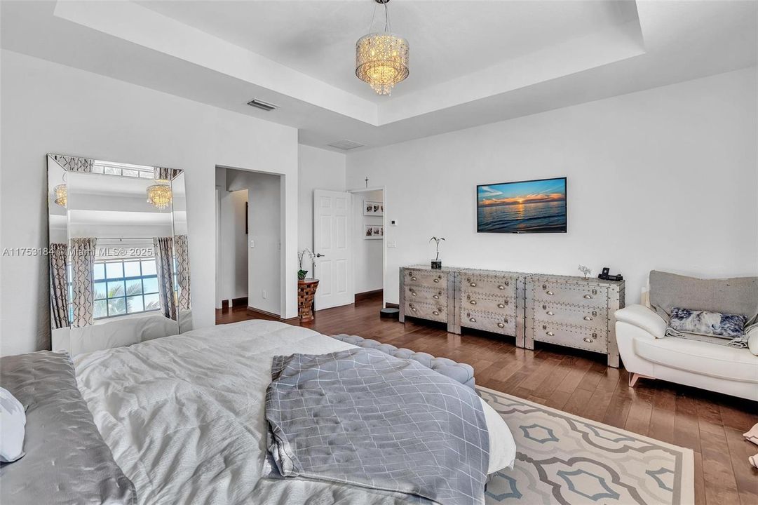 Недавно продано: $1,699,000 (5 спален, 4 ванн, 3510 Квадратных фут)