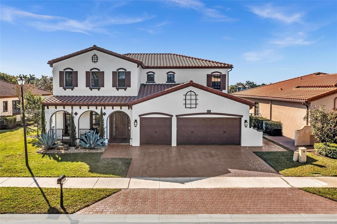 Недавно продано: $1,699,000 (5 спален, 4 ванн, 3510 Квадратных фут)