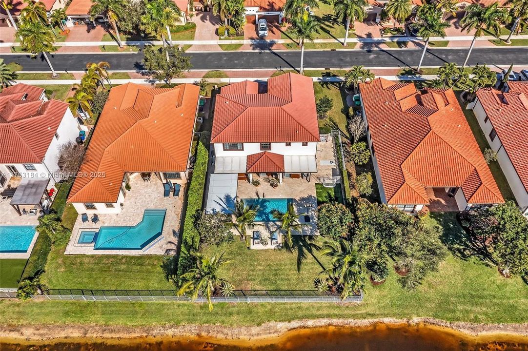 Недавно продано: $1,699,000 (5 спален, 4 ванн, 3510 Квадратных фут)