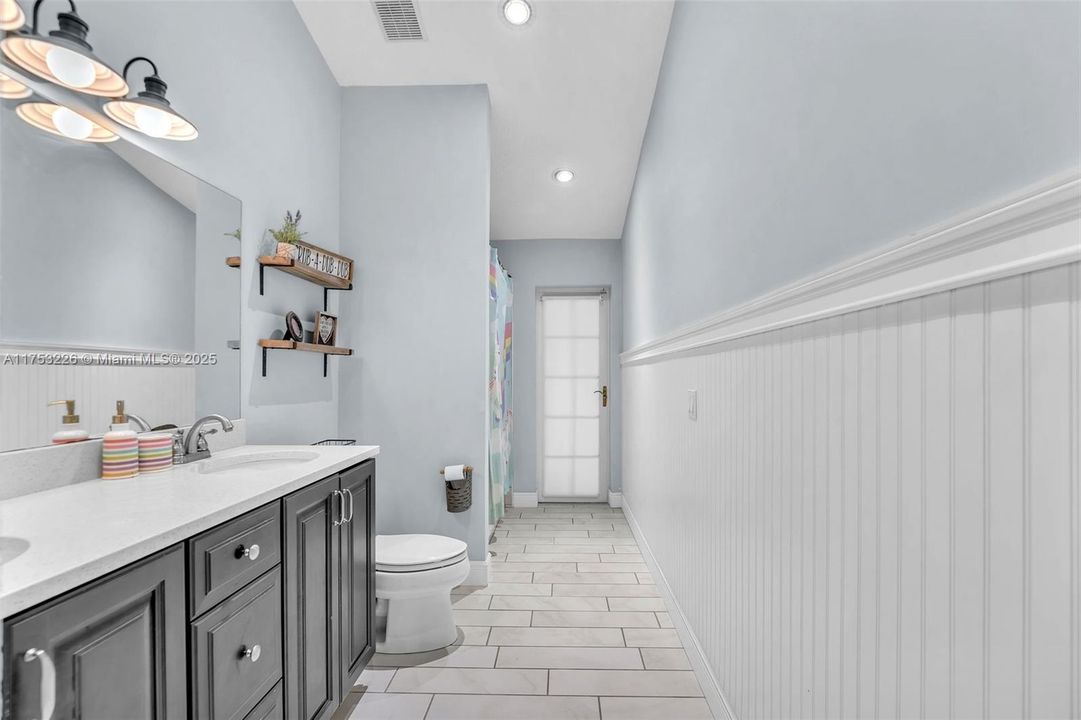 Recently Sold: $999,999 (4 beds, 3 baths, 3094 Square Feet)