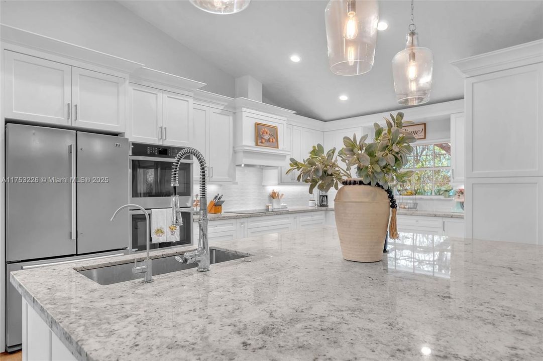 Recently Sold: $999,999 (4 beds, 3 baths, 3094 Square Feet)