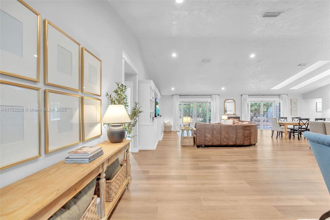 Recently Sold: $999,999 (4 beds, 3 baths, 3094 Square Feet)