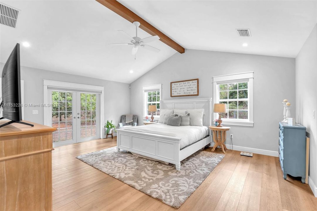 Recently Sold: $999,999 (4 beds, 3 baths, 3094 Square Feet)