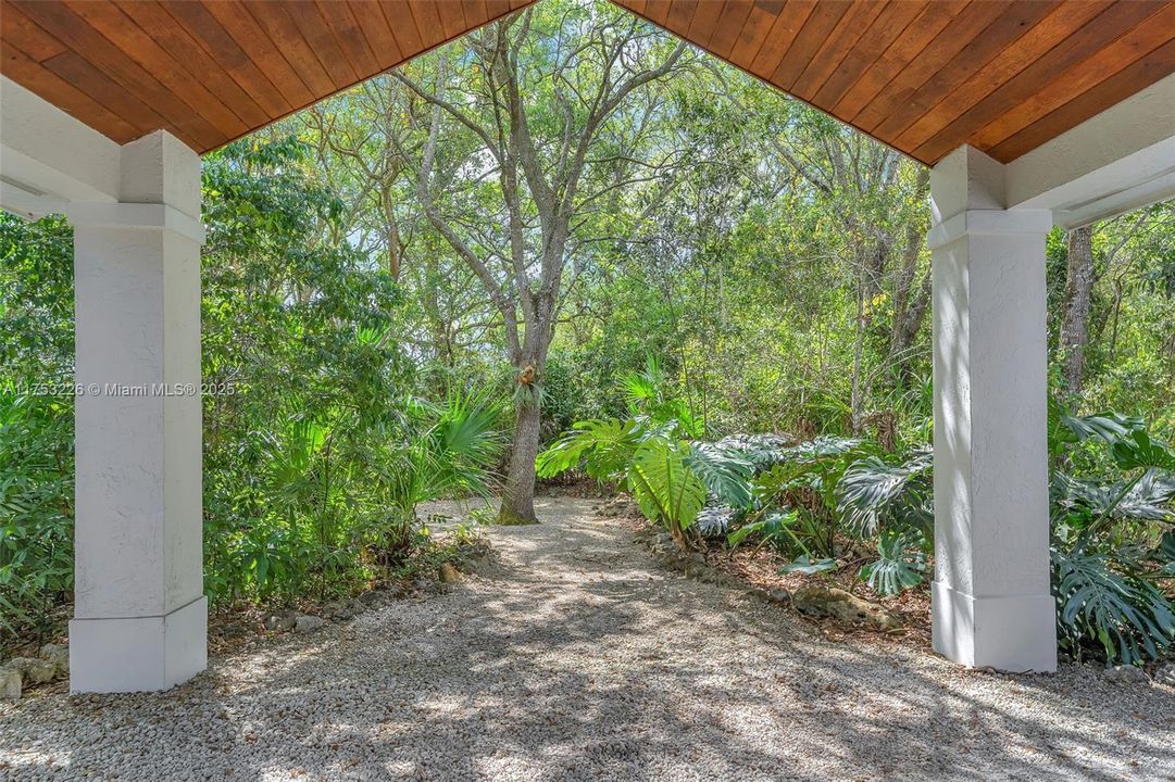 Recently Sold: $999,999 (4 beds, 3 baths, 3094 Square Feet)