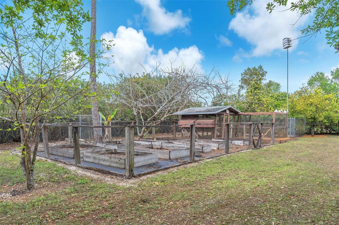 Recently Sold: $999,999 (4 beds, 3 baths, 3094 Square Feet)