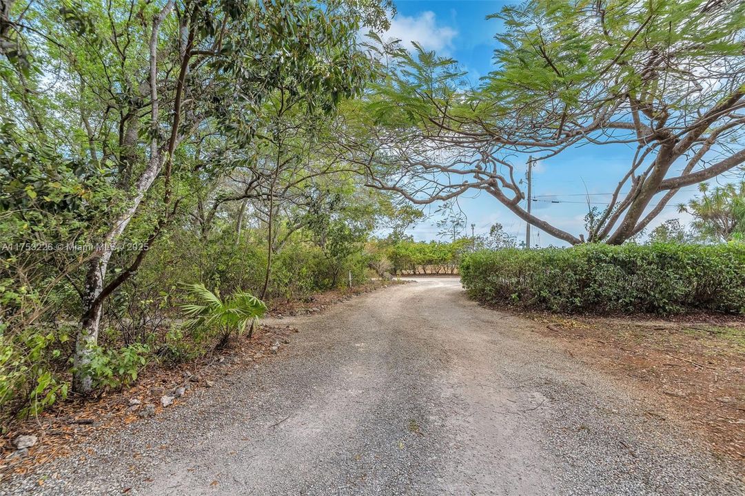 Recently Sold: $999,999 (4 beds, 3 baths, 3094 Square Feet)