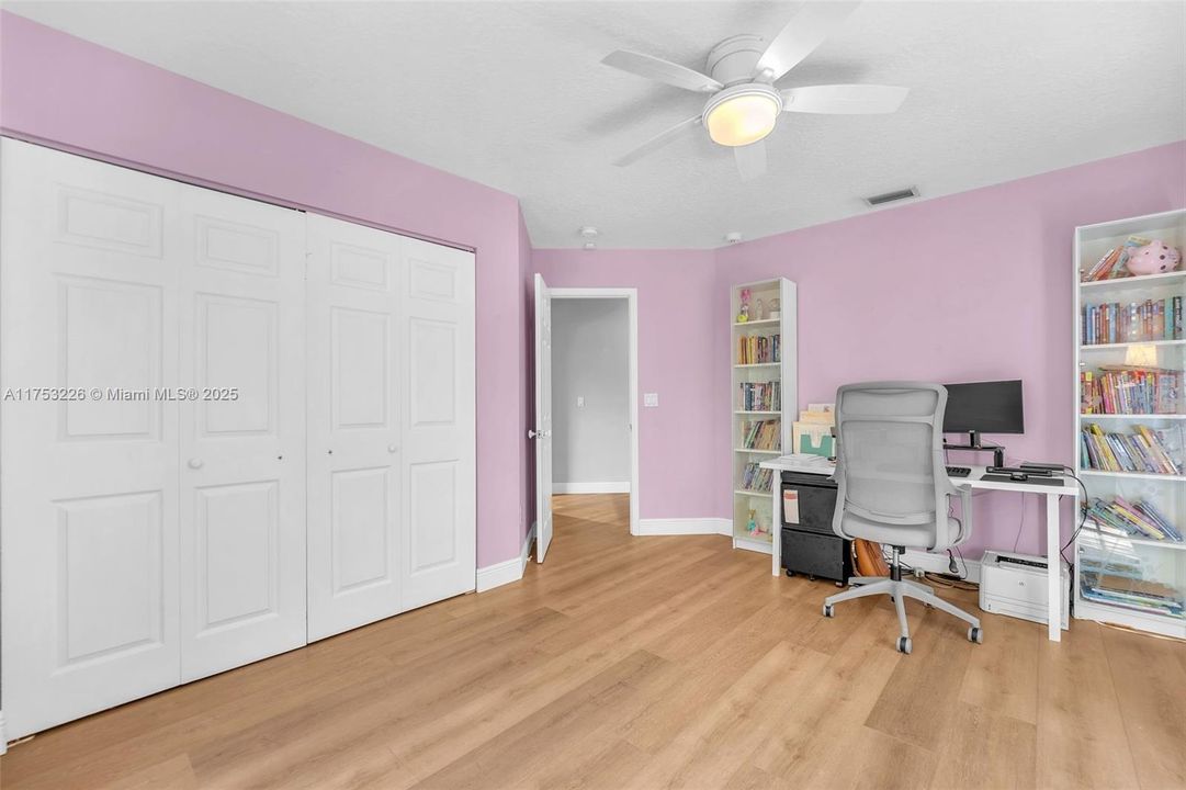 Recently Sold: $999,999 (4 beds, 3 baths, 3094 Square Feet)