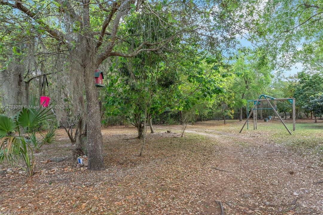 Recently Sold: $999,999 (4 beds, 3 baths, 3094 Square Feet)