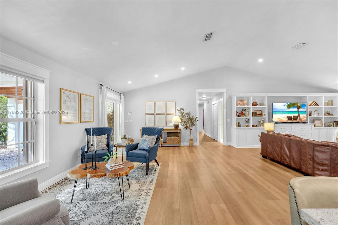 Recently Sold: $999,999 (4 beds, 3 baths, 3094 Square Feet)