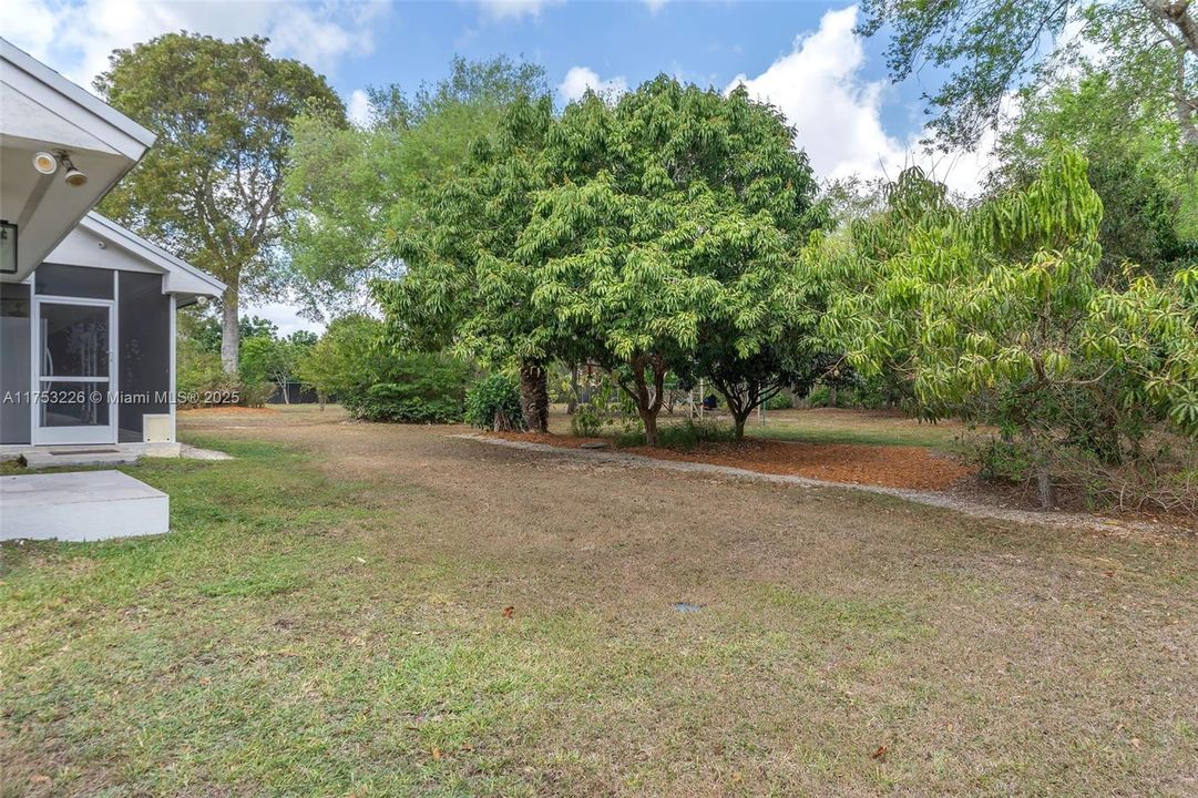 Recently Sold: $999,999 (4 beds, 3 baths, 3094 Square Feet)