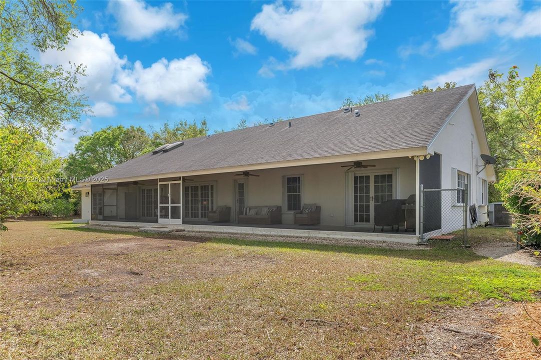 Recently Sold: $999,999 (4 beds, 3 baths, 3094 Square Feet)