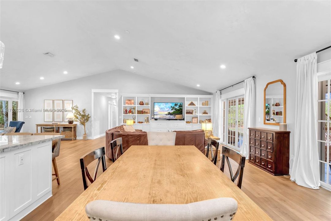 Recently Sold: $999,999 (4 beds, 3 baths, 3094 Square Feet)