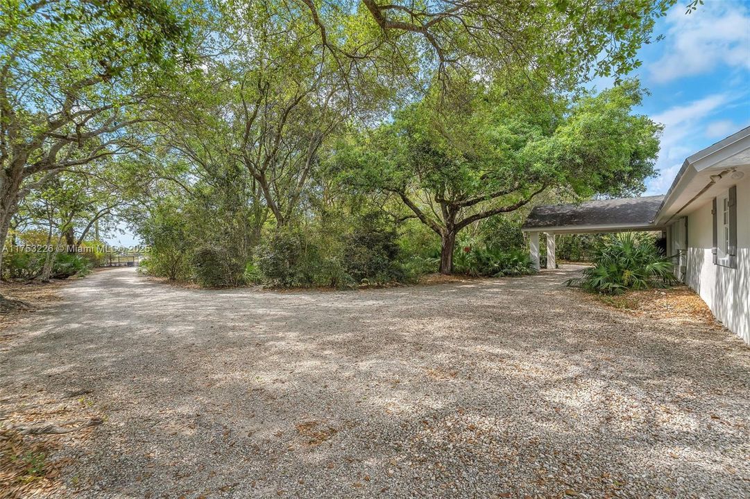 Recently Sold: $999,999 (4 beds, 3 baths, 3094 Square Feet)