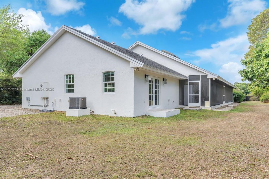 Recently Sold: $999,999 (4 beds, 3 baths, 3094 Square Feet)