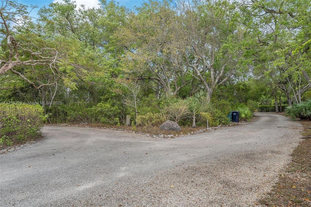 Recently Sold: $999,999 (4 beds, 3 baths, 3094 Square Feet)