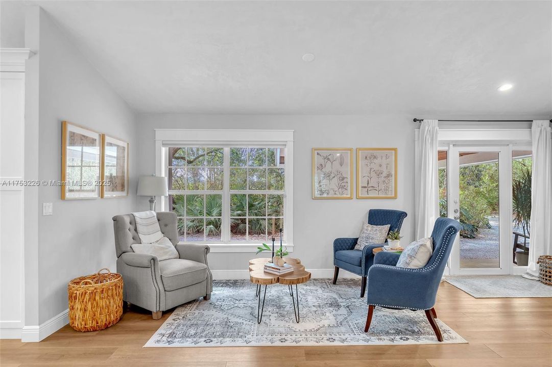 Recently Sold: $999,999 (4 beds, 3 baths, 3094 Square Feet)