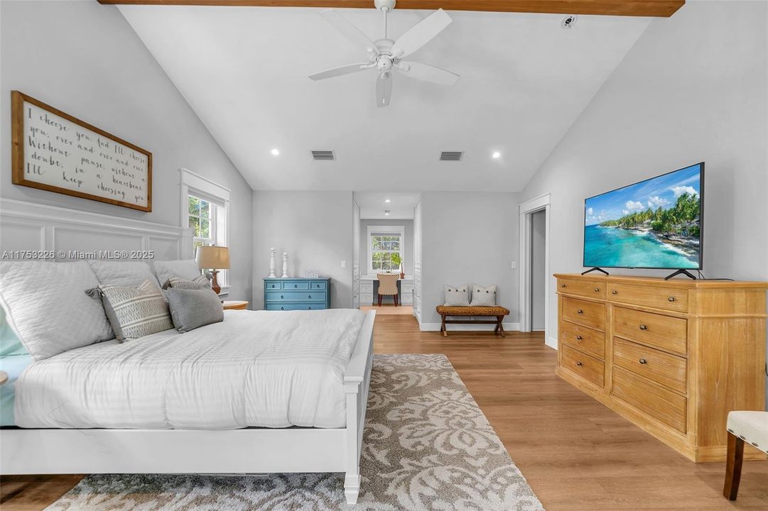 Recently Sold: $999,999 (4 beds, 3 baths, 3094 Square Feet)