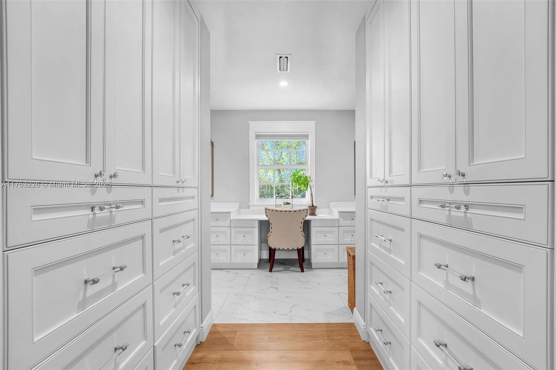 Recently Sold: $999,999 (4 beds, 3 baths, 3094 Square Feet)