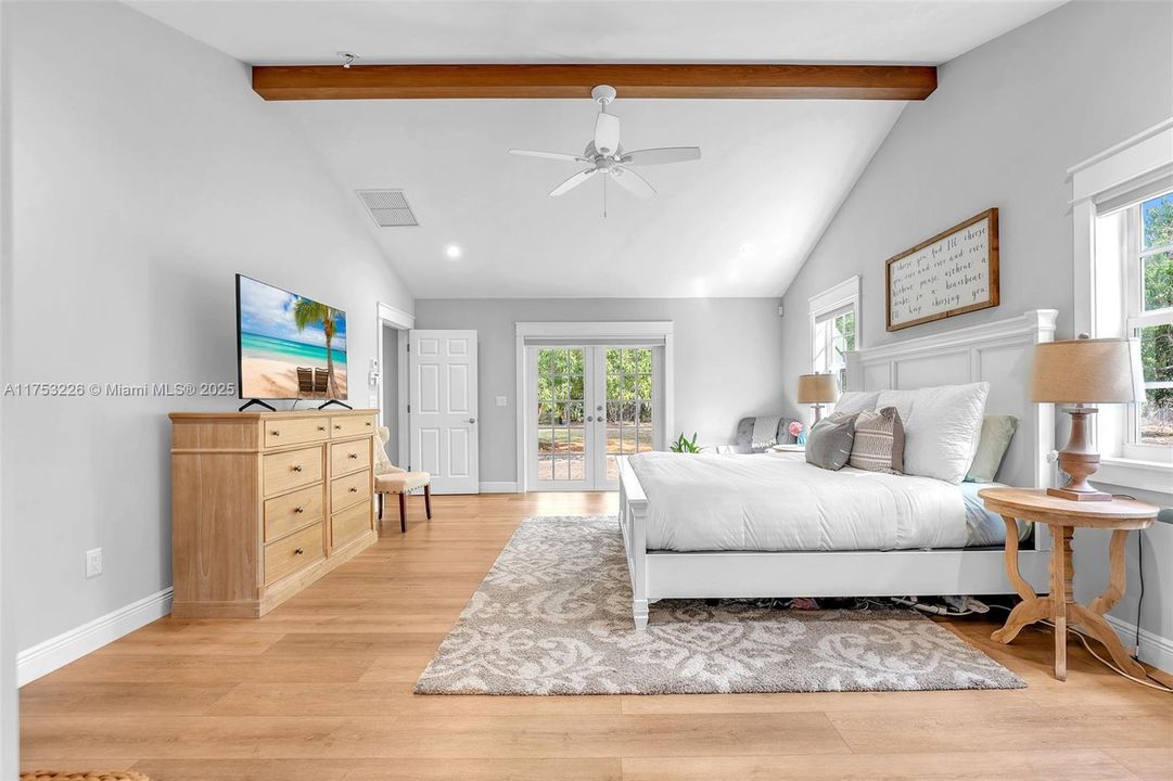 Recently Sold: $999,999 (4 beds, 3 baths, 3094 Square Feet)