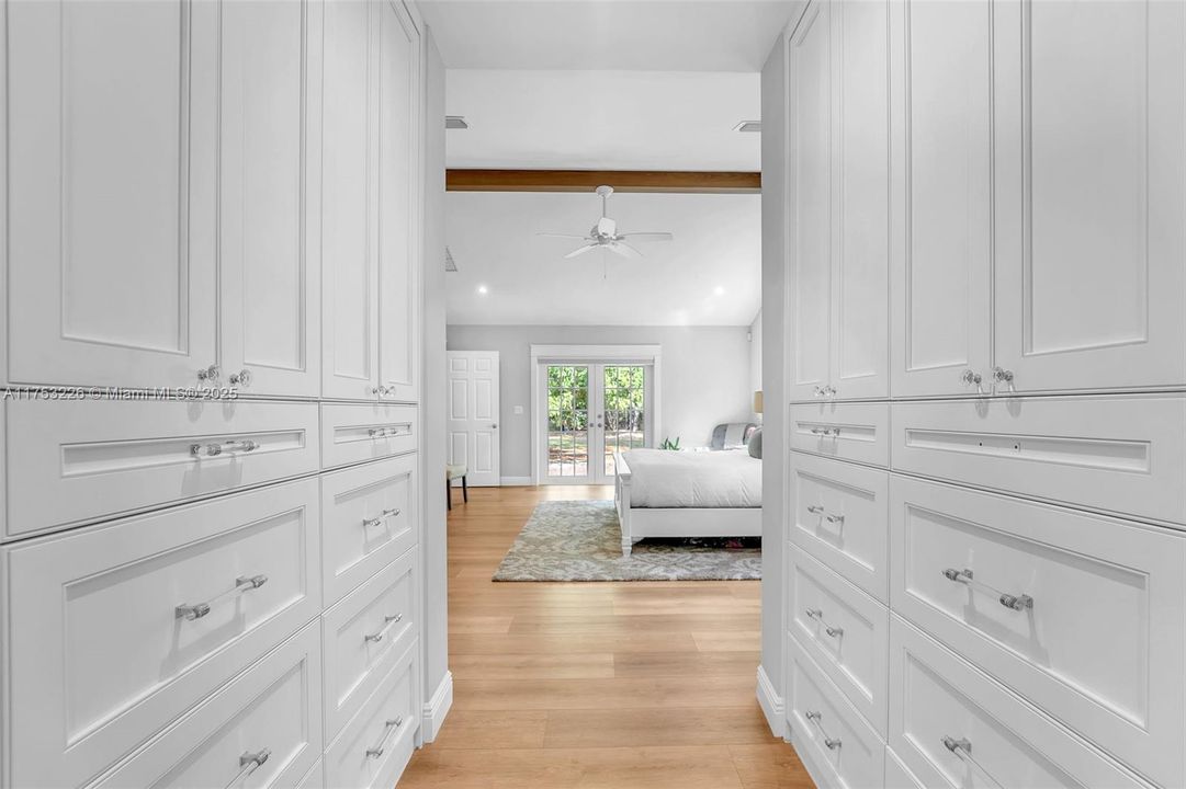 Recently Sold: $999,999 (4 beds, 3 baths, 3094 Square Feet)