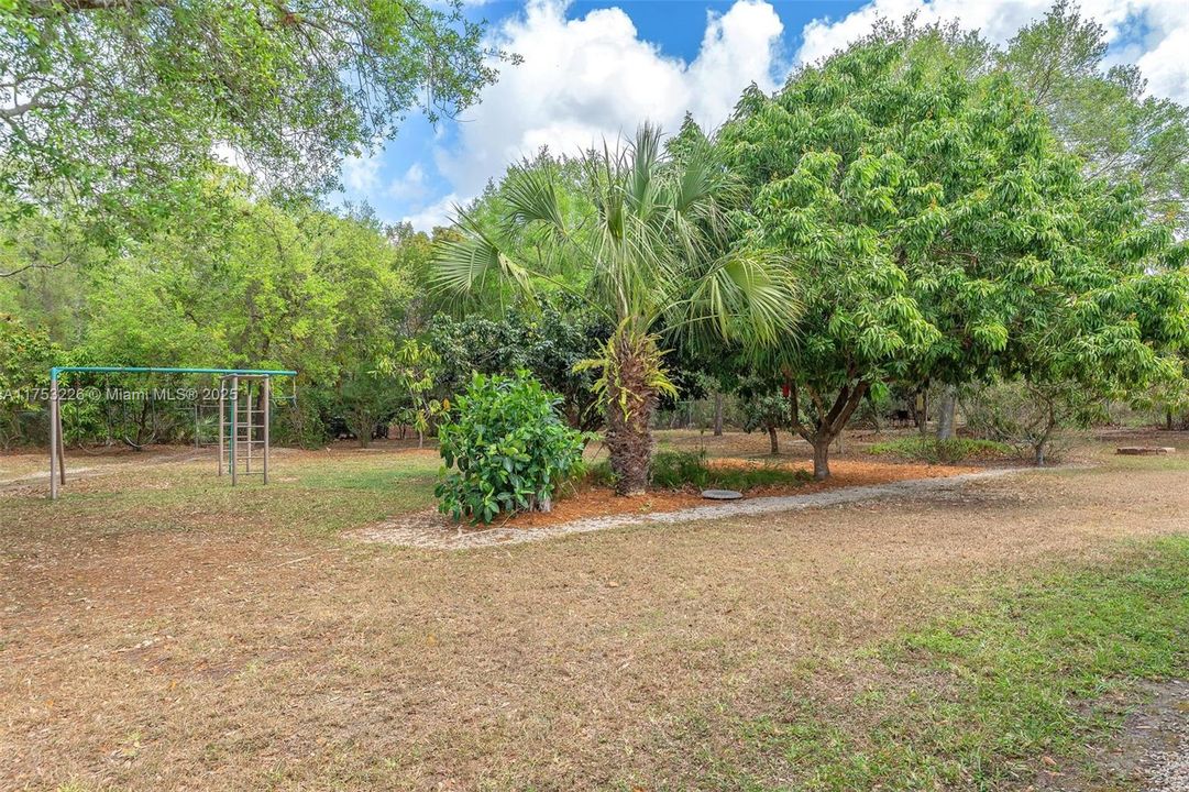 Recently Sold: $999,999 (4 beds, 3 baths, 3094 Square Feet)