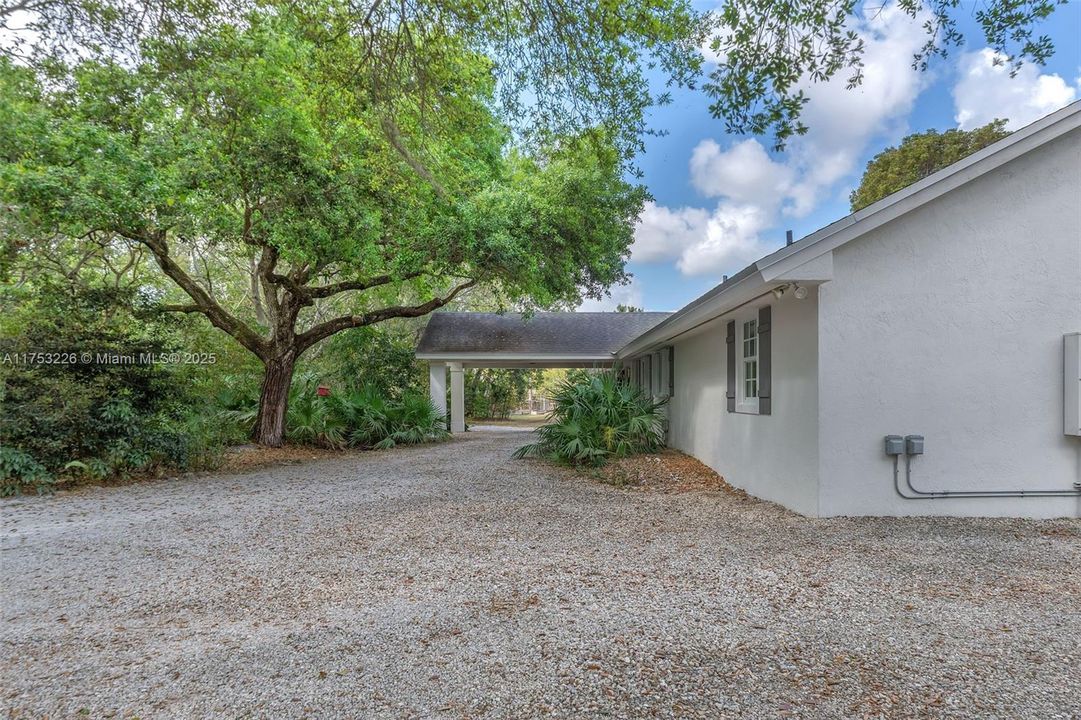 Recently Sold: $999,999 (4 beds, 3 baths, 3094 Square Feet)