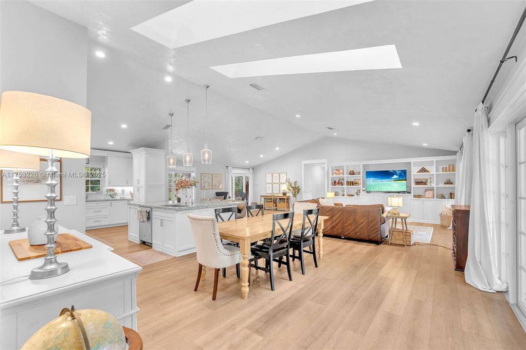 Recently Sold: $999,999 (4 beds, 3 baths, 3094 Square Feet)