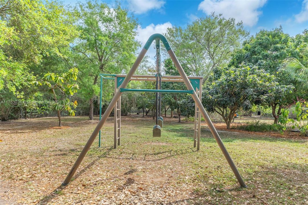 Recently Sold: $999,999 (4 beds, 3 baths, 3094 Square Feet)