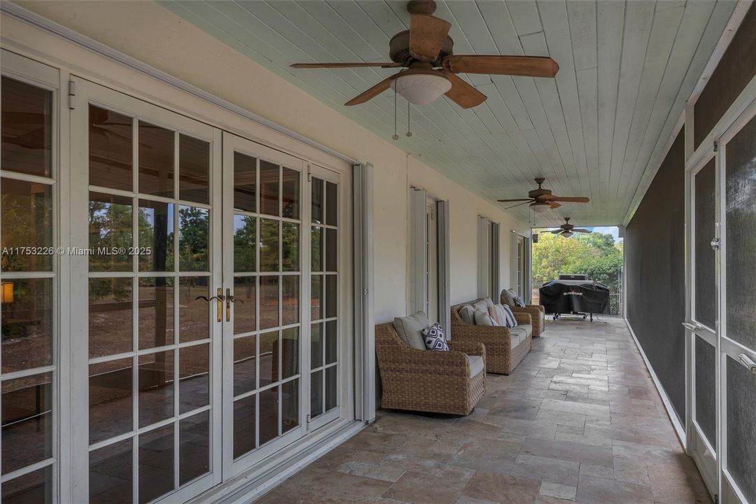 Recently Sold: $999,999 (4 beds, 3 baths, 3094 Square Feet)