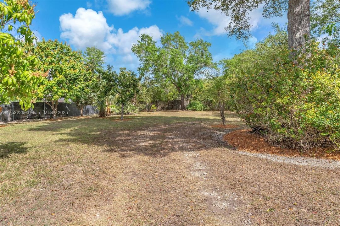 Recently Sold: $999,999 (4 beds, 3 baths, 3094 Square Feet)