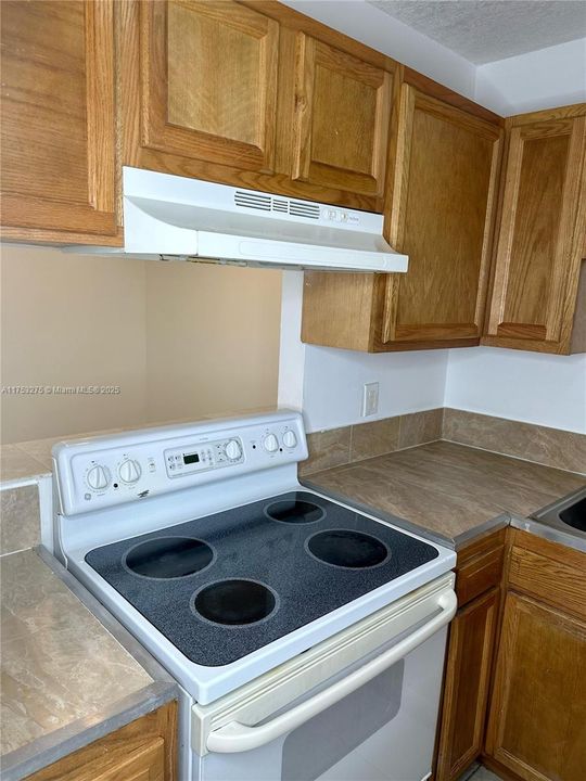 Recently Sold: $175,000 (2 beds, 2 baths, 800 Square Feet)