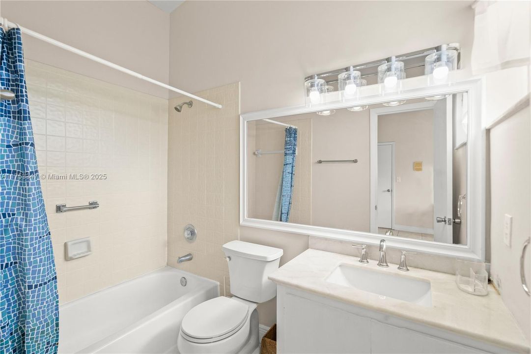 Recientemente alquilado: $3,200 (3 camas, 3 baños, 1744 Pies cuadrados)