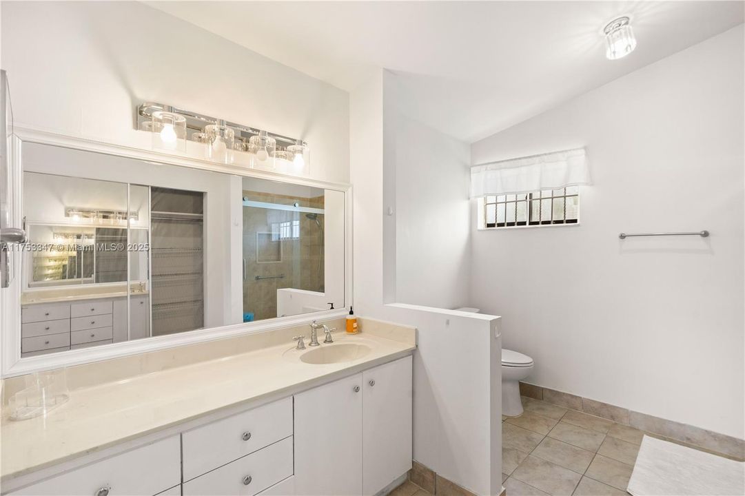 Recientemente alquilado: $3,200 (3 camas, 3 baños, 1744 Pies cuadrados)