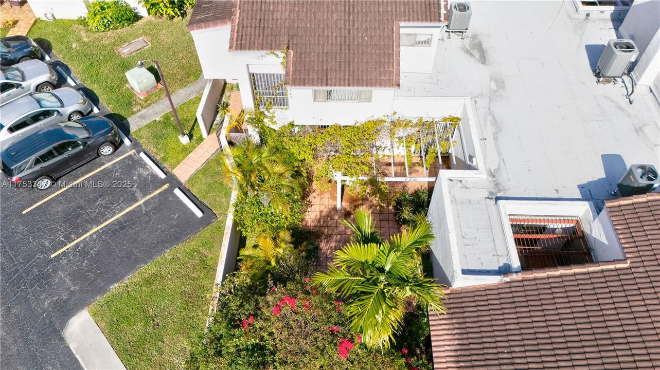 Recientemente alquilado: $3,200 (3 camas, 3 baños, 1744 Pies cuadrados)