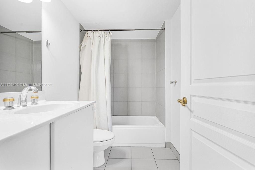 For Sale: $795,000 (2 beds, 2 baths, 1710 Square Feet)